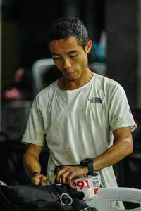 BIB: 2915
                            <button type="button" onclick="openModal(22296171)" class="btn btn-primary btn-sm float-right btn-popup" data-toggle="modal" data-target=".modal-high-quality">
                        <i class="fas fa-shopping-cart"></i> Add to Cart
                    </button>
                                            <button type="button" onclick="isThisMe(22296171, true)" class="btn btn-success btn-sm float-right btn-popup btn-isme hidden" data-toggle="tooltip" data-placement="bottom" title="นี่คือรูปของคุณใช่ไหม คลิกที่นี่เพื่อเอาเข้าอัลบั้ม">
                        <i class="fas fa-plus"></i> Add to album
                    </button>
                    <button type="button" onclick="isThisMe(22296171, false)" class="btn btn-warning btn-sm float-right btn-popup btn-isnotme hidden">
                        <i class="fas fa-ban"></i> Remove from album
                    </button>